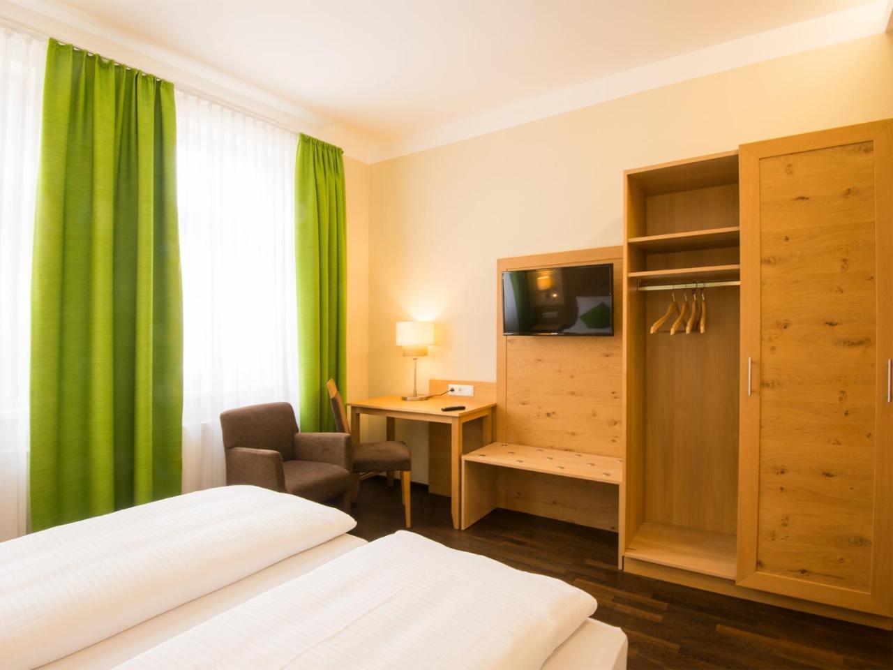 Hotel Brauereigasthof Amberger Kosching Екстер'єр фото