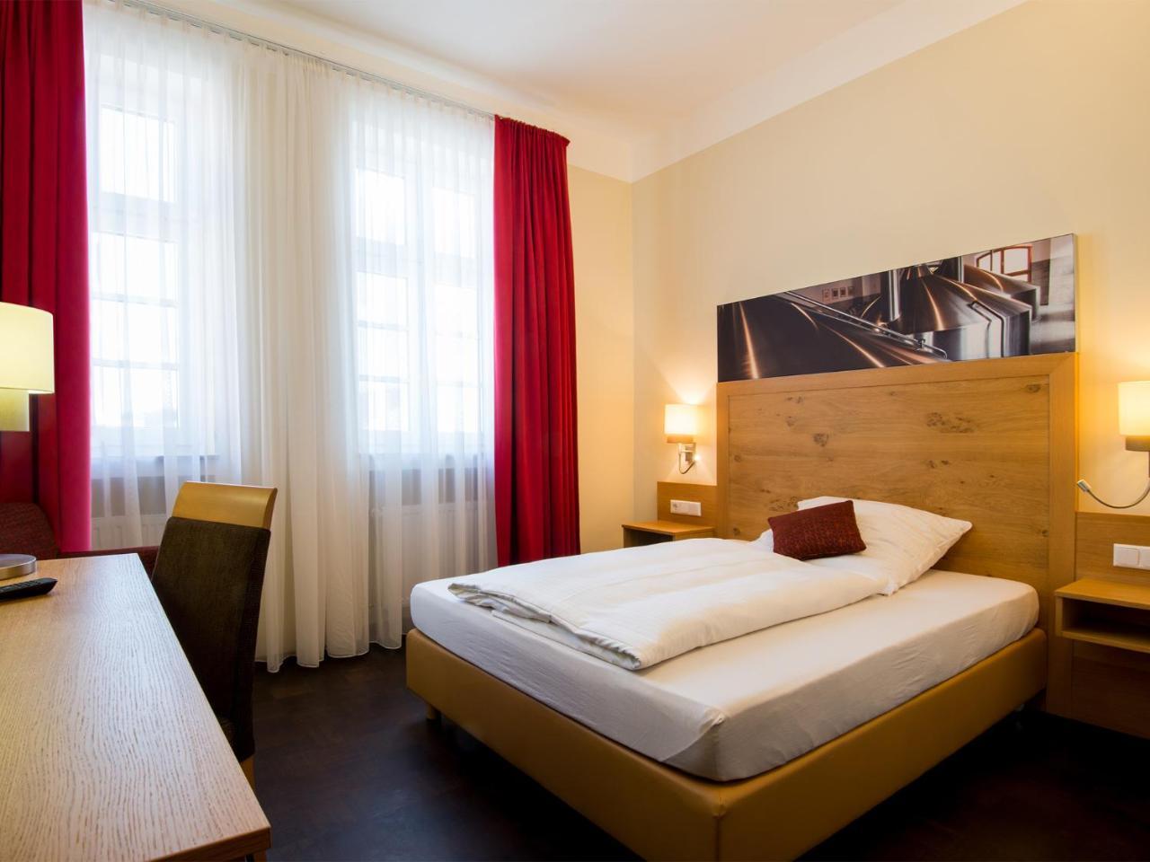 Hotel Brauereigasthof Amberger Kosching Екстер'єр фото