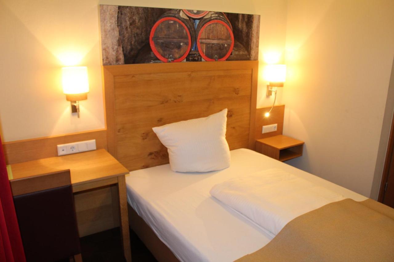 Hotel Brauereigasthof Amberger Kosching Екстер'єр фото