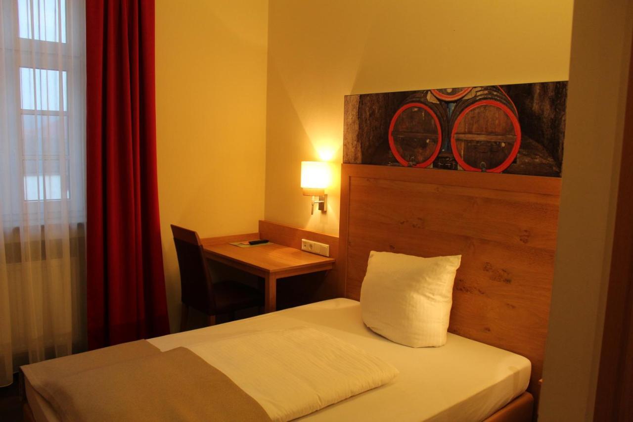 Hotel Brauereigasthof Amberger Kosching Екстер'єр фото